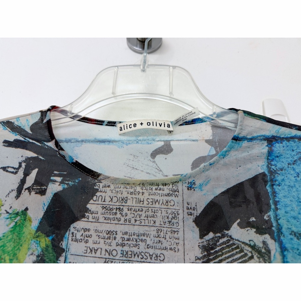 Alice + Olivia x Basquiat Delaina Mesh Top T Shirt Tee Confidential Collage M - Picture 5 of 10